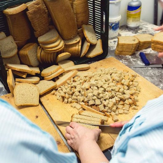 Die Bäckerei produziert pro Woche 2900 Brote und 2500 Stück weiteres Gebäck
